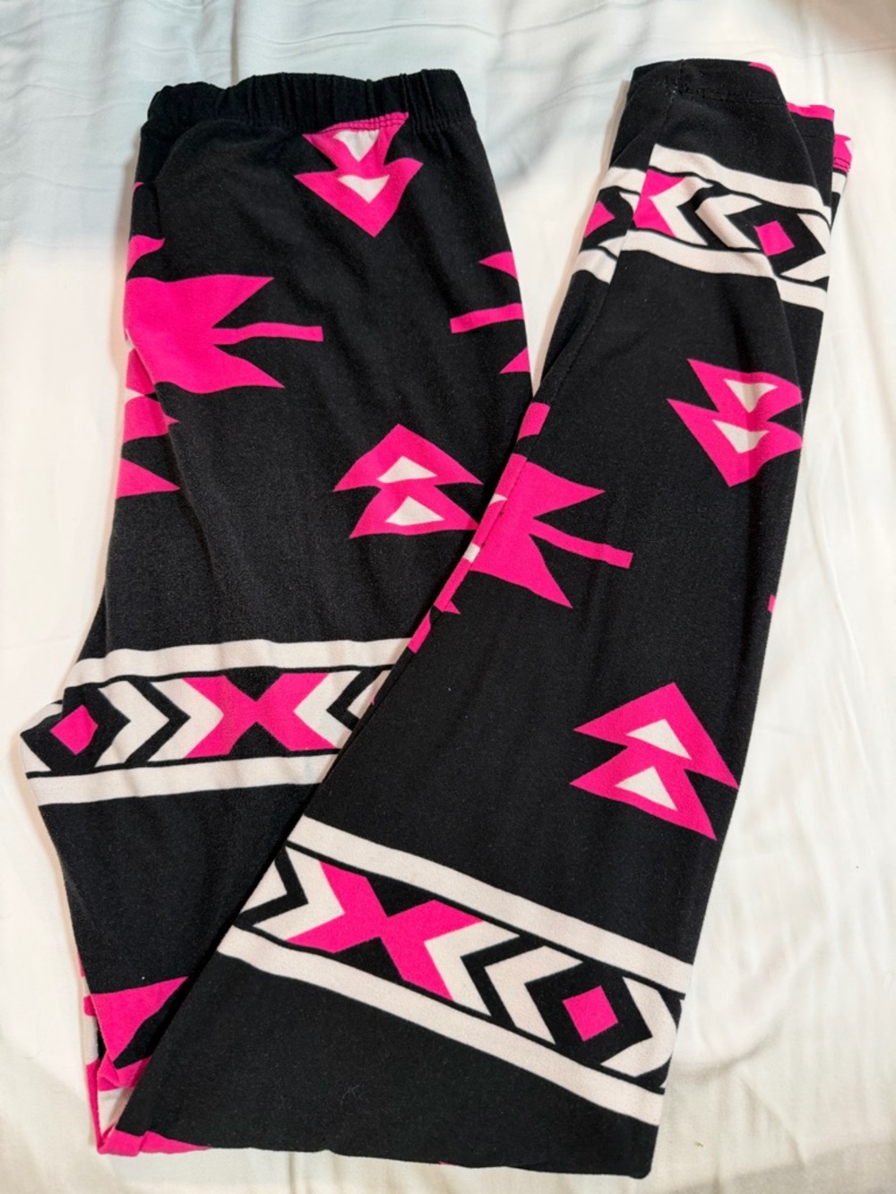 Black & Hot Pink Geometric Leggings - Women's Comfortable Stretch